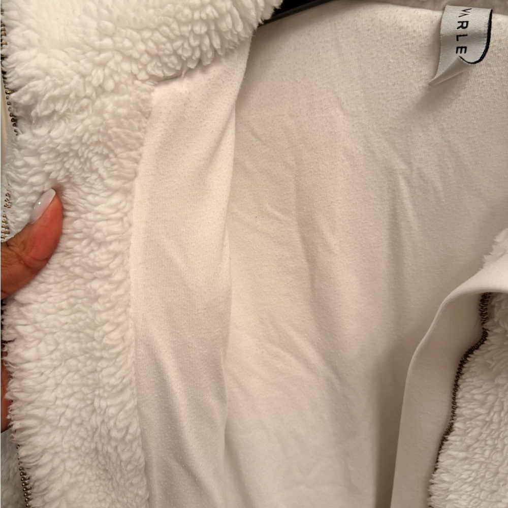 Varley white  Sherpa Jacket. Full zip. Size small - Picture 5 of 5